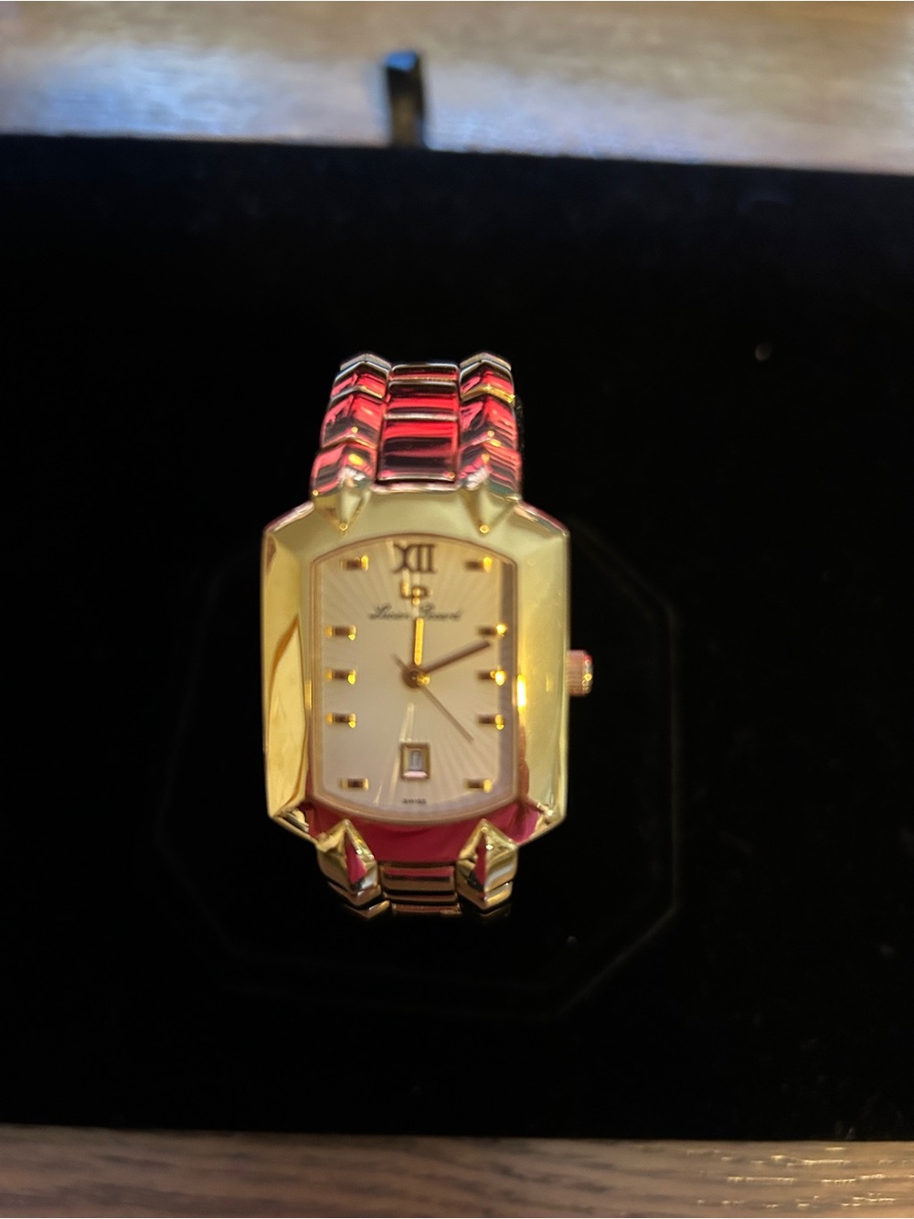 Lucien Piccard Swiss Model 26811 Gold Tone Sapphire Crystal Watch w/Box Working
